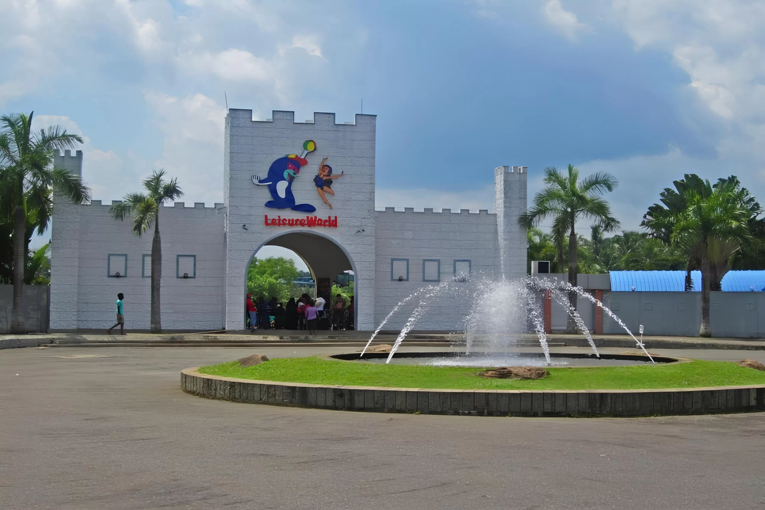entrance of the leisure world Avissawella